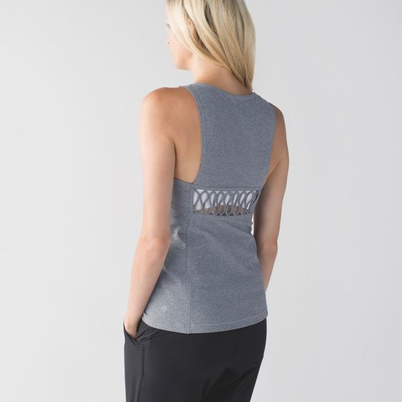 LULULEMON  Sweaty or not cutout sleeveless top 6 8 - Picture 1 of 6